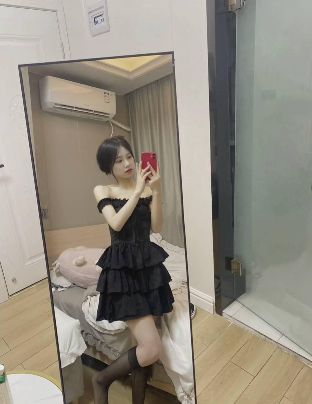 兼职小sao女.身材爆灯屁股很翘，服务走心